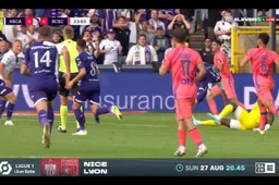 Paars-witte supporters in shock: "Hallucinant, dit moet altijd een rode kaart zijn"