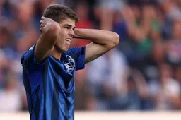 Zeer pijnlijk: Atalanta-fans kunnen niet geloven wat De Ketelaere doet (VIDEO)