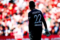 Mignolet is voorstander: “Verplichten om helm te dragen!”