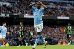 Kevin De Bruyne geeft ongezouten mening over Jérémy Doku: “Jammer”