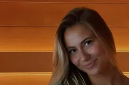 Celine Van Ouytsel doet Antwerp-fans zweten met bloedhete foto