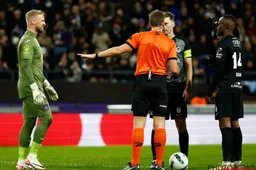 Grote ophef tijdens Anderlecht-Genk: "Dit is te belachelijk voor woorden"