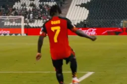 Deze beelden van Doku tegen Estland gaan viraal: "Beest!" (VIDEO)