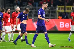 "Nonchalante" Schmeichel gaat pijnlijk in de fout, Anderlecht-fans razend: “Wat een schande!”