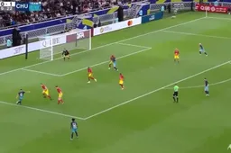 Hij kan nog steeds mee: ‘Eden Hazard doet alle monden openvallen met deze briljante actie’ (VIDEO)