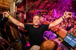 Dit énorme bedrag betaal je om Viktor Verhulst een uur als DJ te boeken