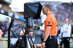 Verrassende onthulling: Ref Jonathan Lardot greep zélf in tijdens Club-Cercle