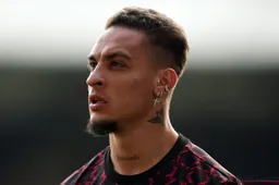 Ajax kijkt aandachtig toe: 'Bliksemtransfer voor ex-speler Antony bij Manchester United'