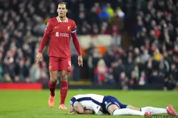 Heel Engeland gaat helemaal los over Virgil van Dijk