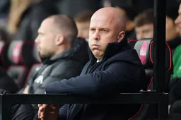 'Arne Slot overdondert iedereen bij Liverpool met keiharde ingreep'