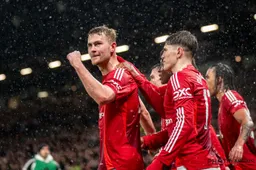 Engelse pers keert kar en gaat opeens los over Matthijs de Ligt