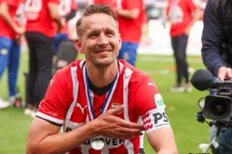 'Luuk de Jong verrast opeens iedereen met waanzinnige stunttransfer'
