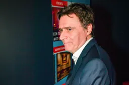 Na geruchten over relatie met Ellen Petri: Erik Van Looy heeft groot nieuws te melden