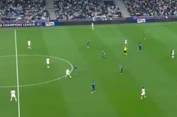Waanzinnig: En dan doet Vermeeren dit in Champions League... (VIDEO)