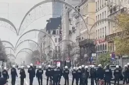 Het gaat helemaal fout: Zware rellen uitgebroken na WK-wedstrijd België-Marokko