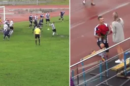 Voetballer viert doelpunt met het ten huwelijk vragen van zijn vriendin