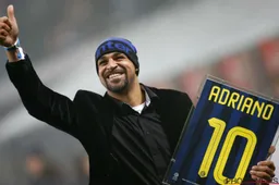 Voetbalfans schrikken zich rot bij zien van Adriano