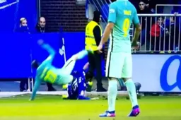 Speler van Barcelona loopt horrorblessure op (Video)