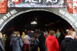 Antwerp-fans zorgen voor grote protestactie tijdens wedstrijd (Video)