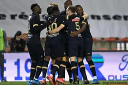 Antwerp komt met de schrik vrij, degradatiestrijd blijft ongemeen spannend