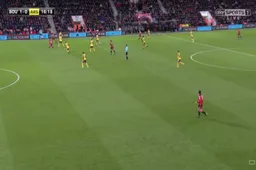 Arsenal moet achtervolgen na vreselijk staaltje verdedigen (Video)
