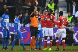 Scheidsrechter Boucaut legt uit waarom hij de rode kaart voor Mbenza trok