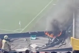 Ophef in Brugge: AA Gent-supporters zorgen voor brand in Jan Breydelstadion