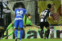 VAR zorgt voor opschudding bij Charleroi-Genk: “Schandalig. Wat een klucht"