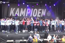 Heldenontvangst, nieuwe shirts en talloze fans: Zo viert Club titel (Video)
