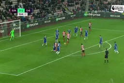 Courtois houdt Chelsea recht met een waanzinnige save (Video)
