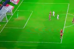 WOW! Courtois redt België met deze schitterende save (video)