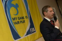 Frank De Bleeckere maakt indruk met zijn knappe dochter op de Gouden Schoen