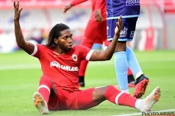 'Vercauteren in de problemen: Bom ontploft in kleedkamer Antwerp'