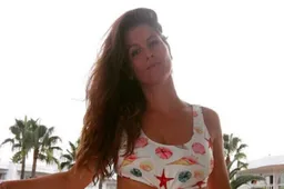 Mevrouw Poulain trakteert volgers op zwoele foto