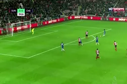 Er is geen houden aan Chelsea: overbodige Fabregas plaatst de bal perfect (Video)