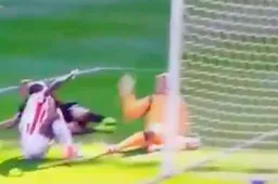 Wereldklasse! Mignolet houdt gemaakt doelpunt tegen met supersave (Video)