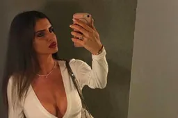 WAG van Refaelov geeft wel érg diepe inkijk in haar decolleté