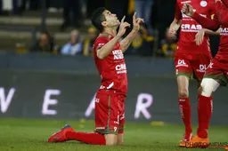 Lokeren staat met één been in 1B na goals van Harbaoui en De Pauw