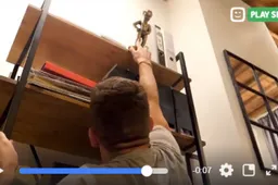 Dries Mertens lacht met zichzelf in hilarisch filmpje