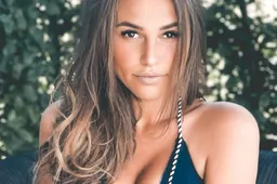 Ines van Uythem laat haar borsten spreken:”Oh yeah!”