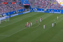 Kolarov brengt Servië op voorsprong met geweldige vrije trap (Video)