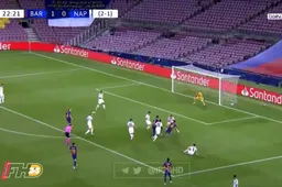Schitterend! Messi dribbelt Napoli op een hoopje en scoort (VIDEO)