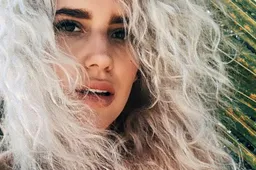 WAG van PSV-doelman pronkt met haar lichaam op Curaçao