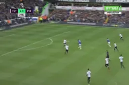 Lukaku maakt dankbaar gebruik van struikelende Vertonghen en scoort (Video)