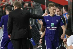 Dit was er tijdens Standard-Anderlecht écht aan de hand met Teodorczyk