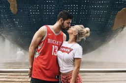 Walsh en WAG Luna Stevens genieten van hete vakantie in Dubai (Foto's)