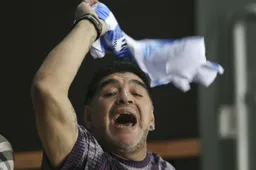 Maradonna: "Ik spuug ze in hun gezicht!"