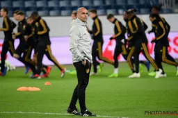 Martinez hakt knoop door in defensie: "Hij speelt"