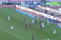 Weergaloze Mertens scoort hattrick in 21 minuten (Video)