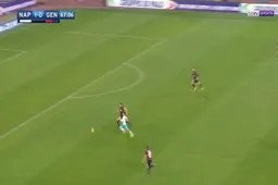 Wat een fantastische assist van Dries Mertens alweer (Video)